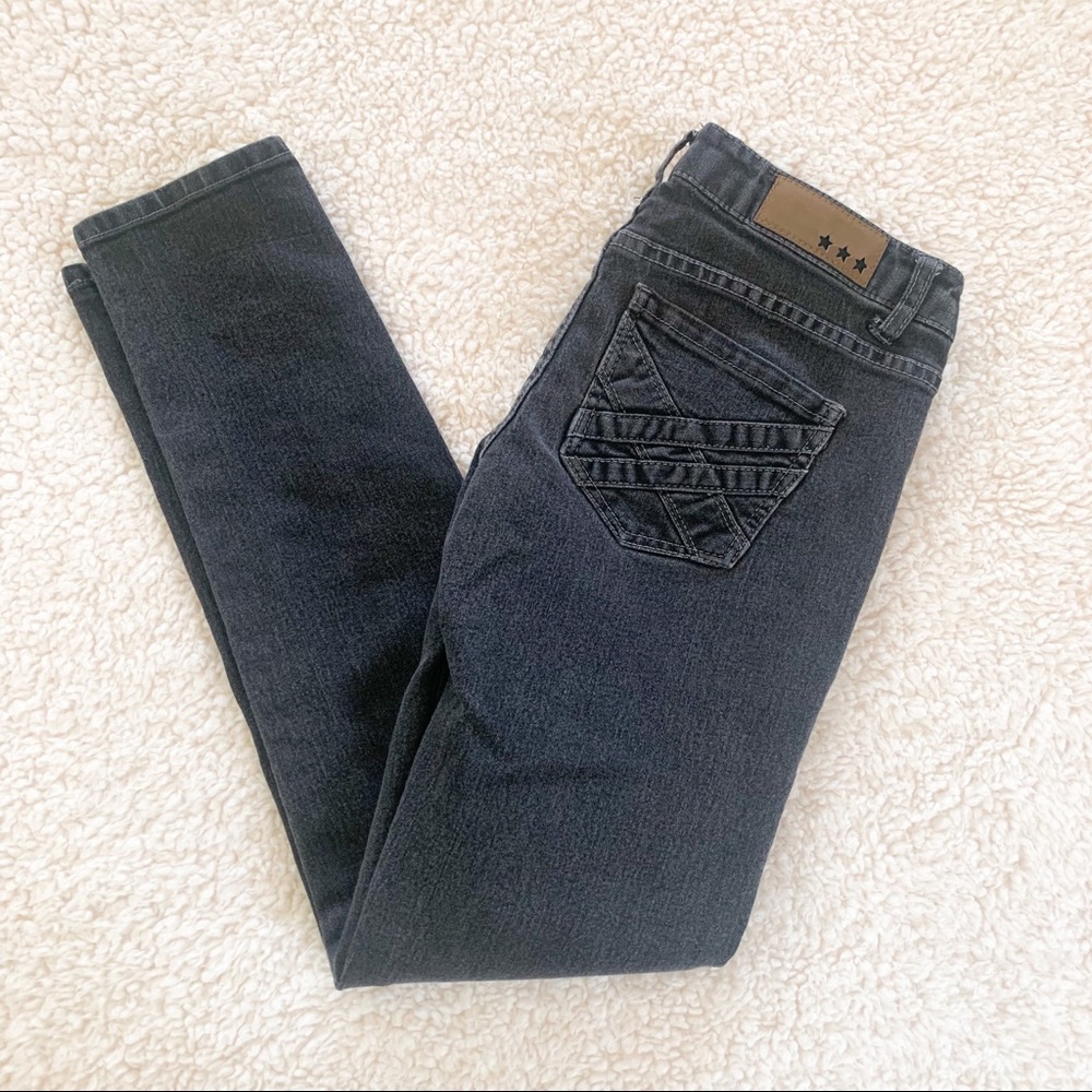 Distressed black wash, Size 7 Celebrity Pink Skinny Jeans